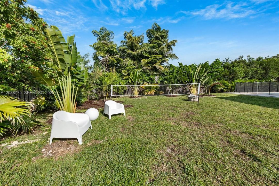 For Rent: $13,000 (4 beds, 2 baths, 2358 Square Feet)