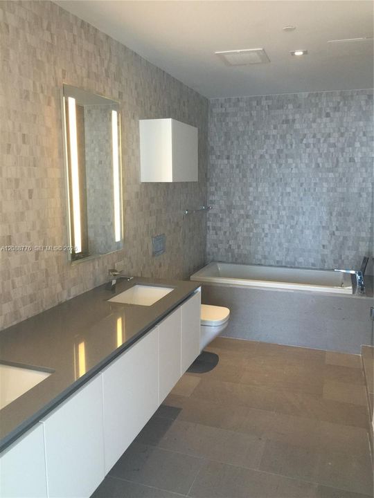 En Renta: $4,900 (1 camas, 1 baños, 879 Pies cuadrados)