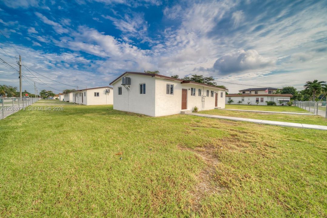 For Rent: $1,950 (3 beds, 1 baths, 650 Square Feet)