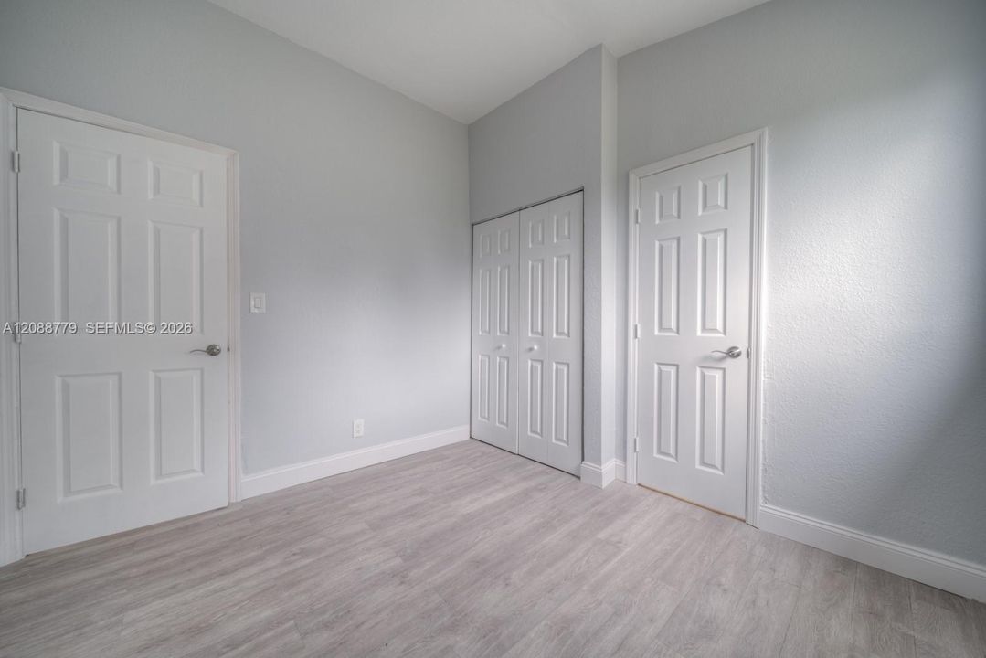 For Rent: $1,950 (3 beds, 1 baths, 650 Square Feet)