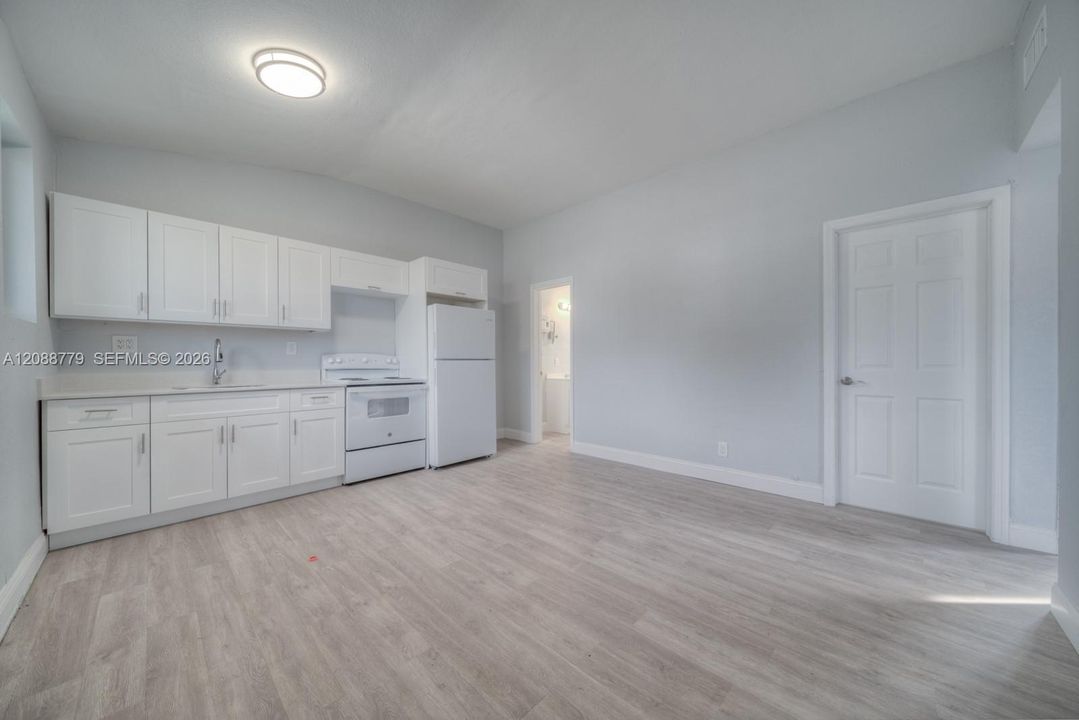 For Rent: $1,950 (3 beds, 1 baths, 650 Square Feet)
