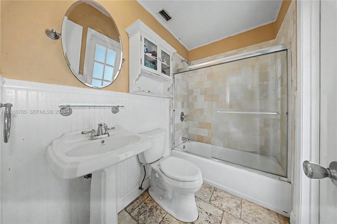 En Venta: $410,000 (3 camas, 2 baños, 1455 Pies cuadrados)