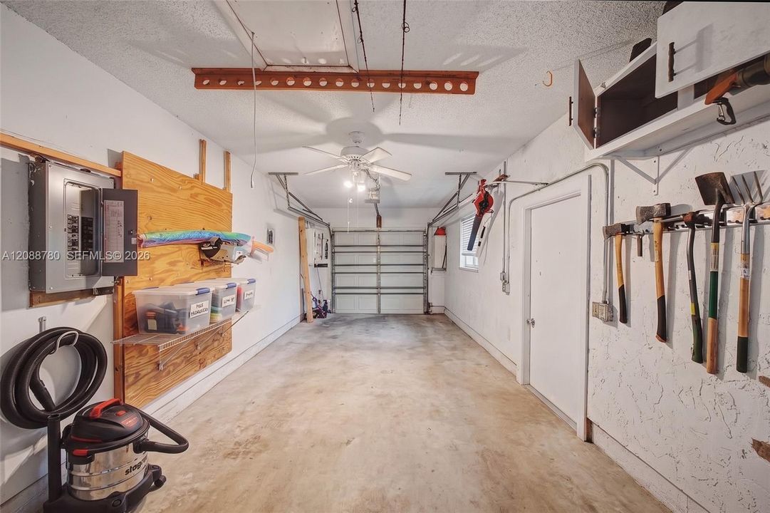 En Venta: $410,000 (3 camas, 2 baños, 1455 Pies cuadrados)
