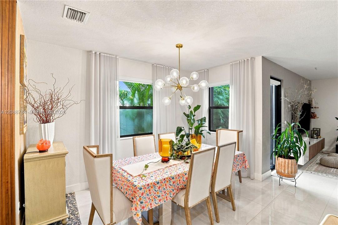 For Sale: $695,000 (3 beds, 2 baths, 1848 Square Feet)