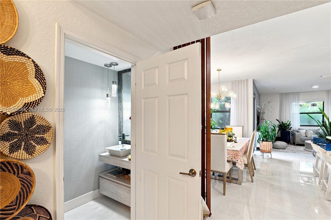 For Sale: $695,000 (3 beds, 2 baths, 1848 Square Feet)