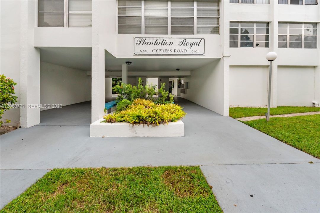 En Venta: $250,000 (2 camas, 2 baños, 1090 Pies cuadrados)