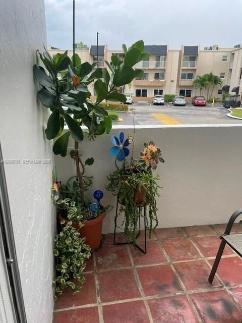 В аренду: $2,300 (2 спален, 2 ванн, 1075 Квадратных фут)