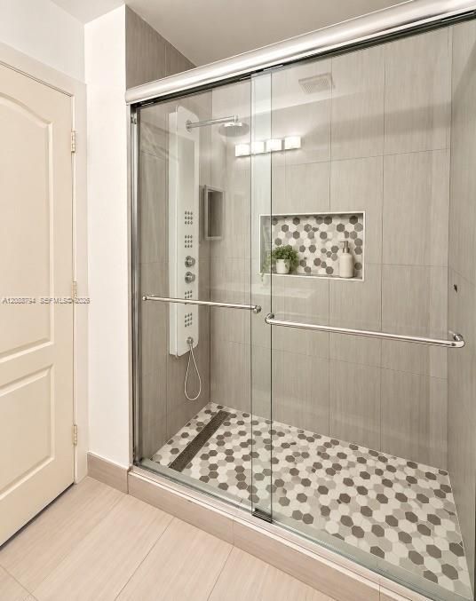 В аренду: $5,950 (5 спален, 3 ванн, 2154 Квадратных фут)