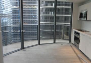 For Sale: $749,000 (2 beds, 2 baths, 926 Square Feet)