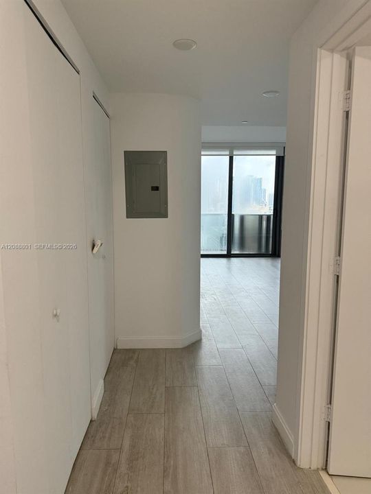 For Sale: $749,000 (2 beds, 2 baths, 926 Square Feet)