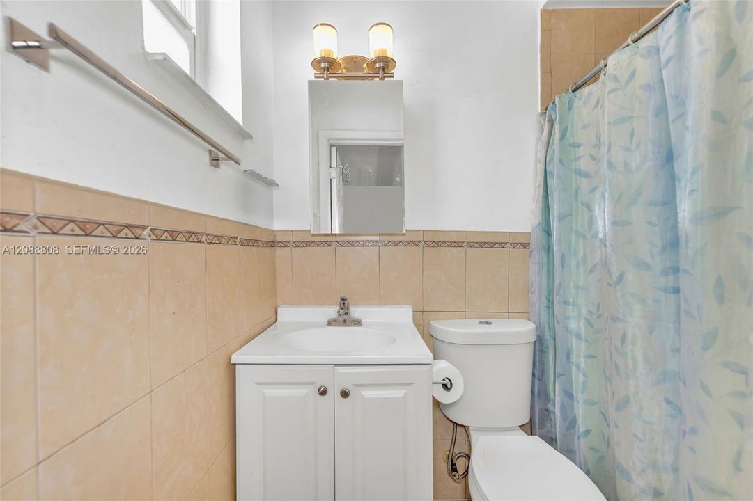 En Venta: $449,000 (3 camas, 2 baños, 1454 Pies cuadrados)