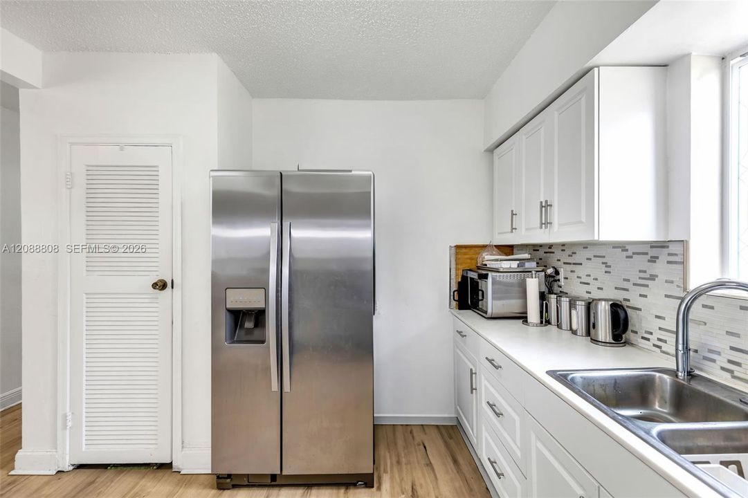 En Venta: $449,000 (3 camas, 2 baños, 1454 Pies cuadrados)