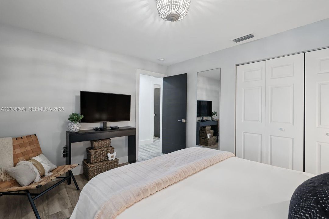 For Sale: $879,000 (4 beds, 2 baths, 1767 Square Feet)