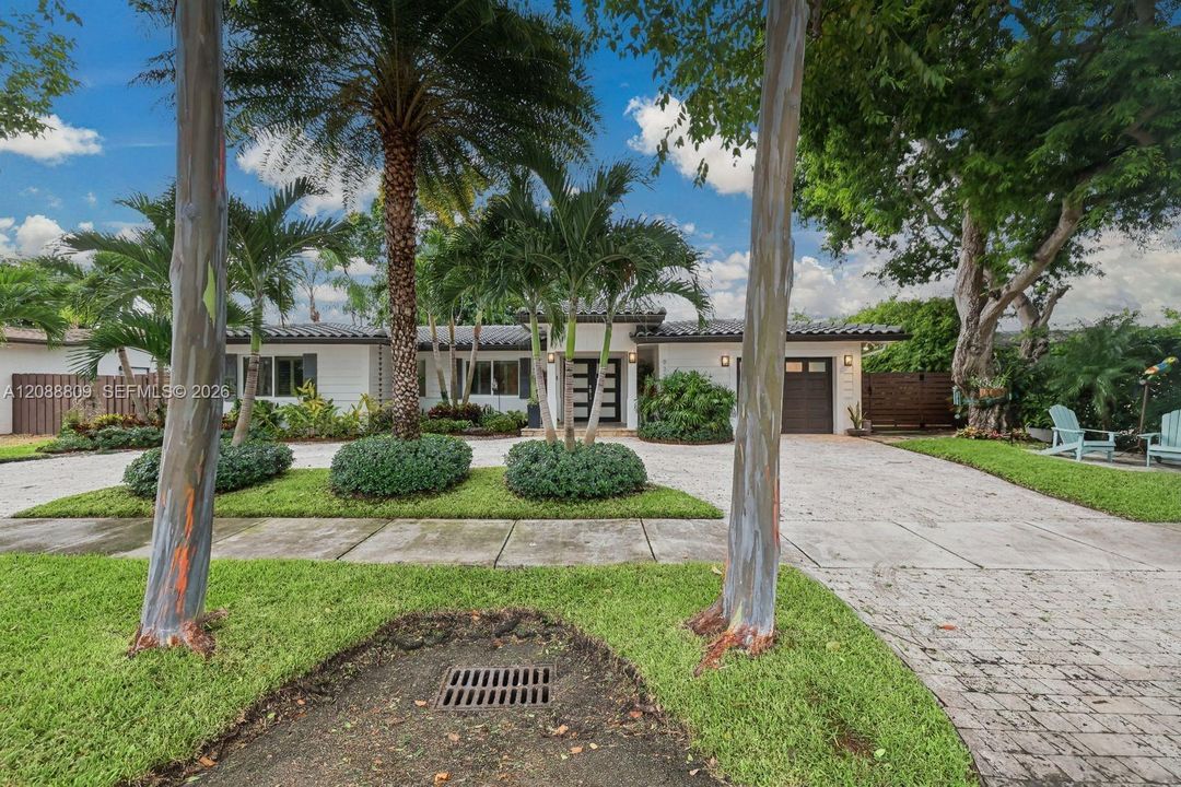 For Sale: $879,000 (4 beds, 2 baths, 1767 Square Feet)