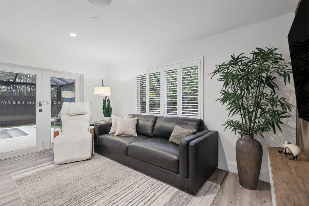 For Sale: $879,000 (4 beds, 2 baths, 1767 Square Feet)