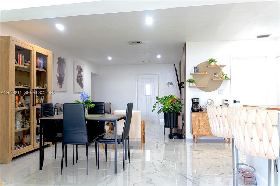 En Venta: $507,000 (2 camas, 2 baños, 1314 Pies cuadrados)