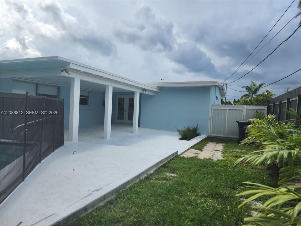 For Rent: $4,100 (3 beds, 2 baths, 1685 Square Feet)