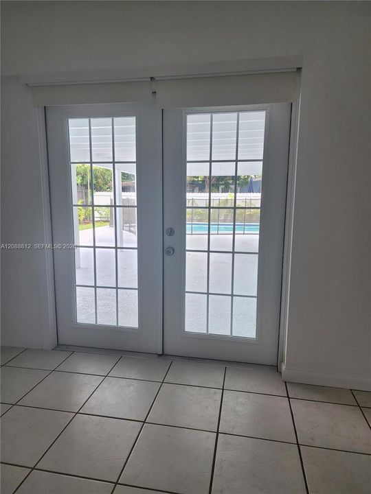 For Rent: $4,100 (3 beds, 2 baths, 1685 Square Feet)