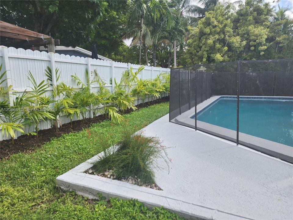 For Rent: $4,100 (3 beds, 2 baths, 1685 Square Feet)