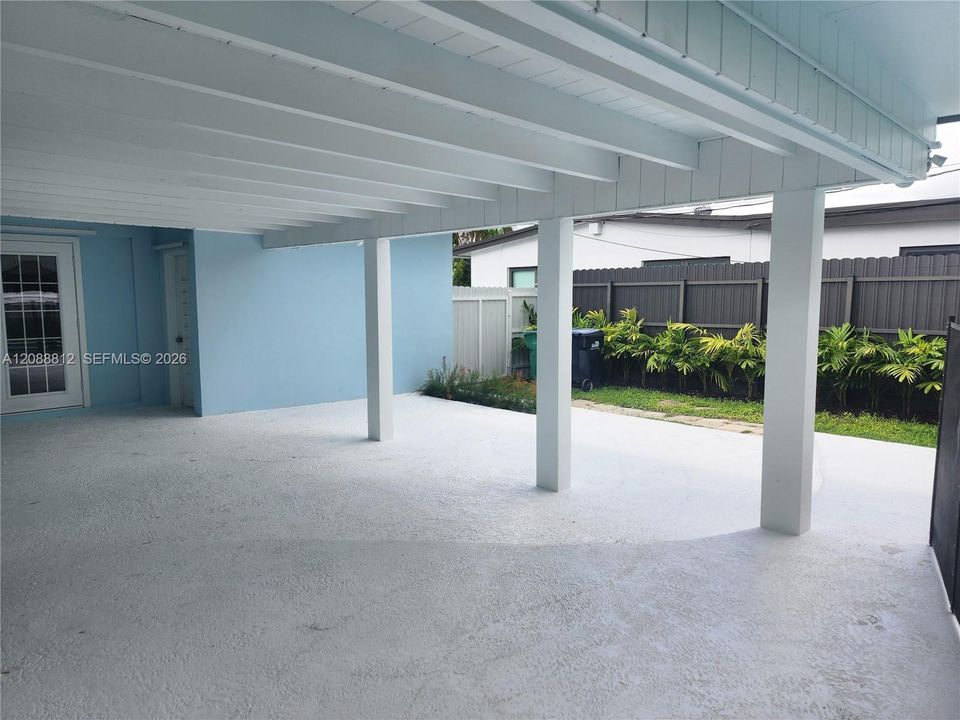 For Rent: $4,100 (3 beds, 2 baths, 1685 Square Feet)