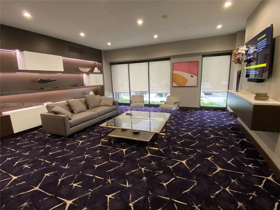 For Rent: $3,900 (2 beds, 2 baths, 1038 Square Feet)