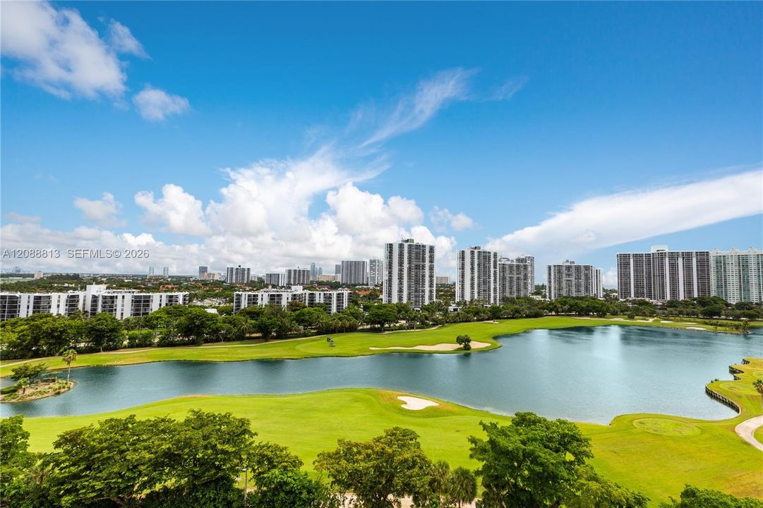 For Rent: $3,900 (2 beds, 2 baths, 1038 Square Feet)