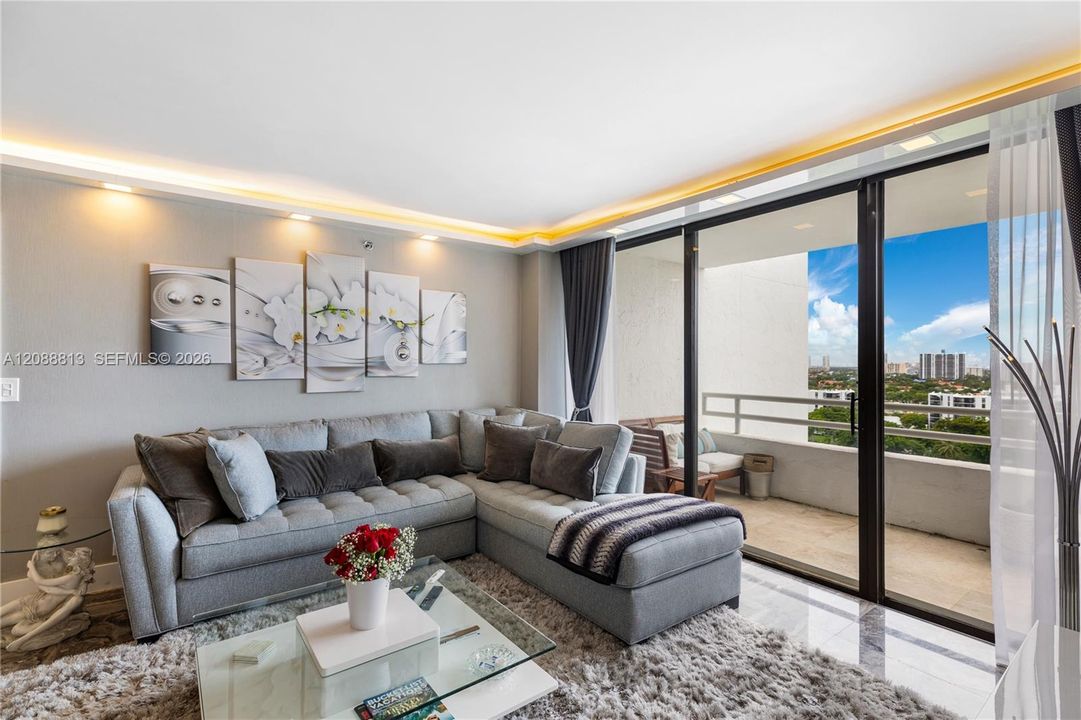For Rent: $3,900 (2 beds, 2 baths, 1038 Square Feet)