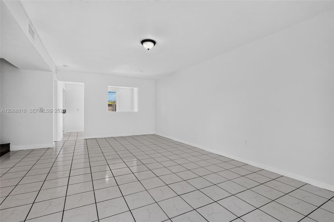 For Rent: $2,600 (3 beds, 2 baths, 1545 Square Feet)
