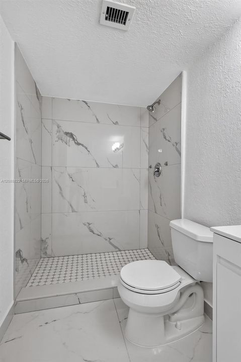En Renta: $2,350 (2 camas, 2 baños, 870 Pies cuadrados)