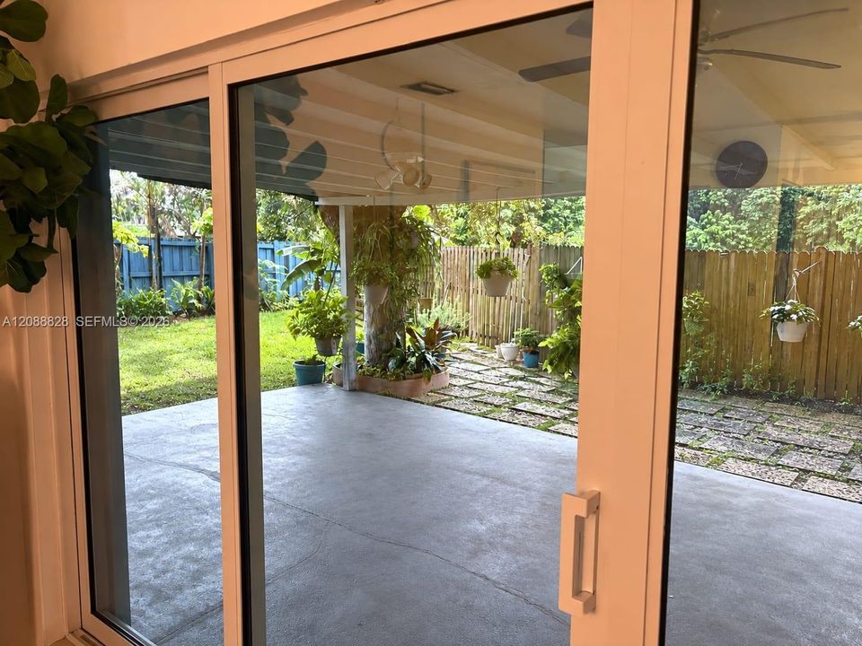 For Sale: $579,900 (4 beds, 2 baths, 1345 Square Feet)