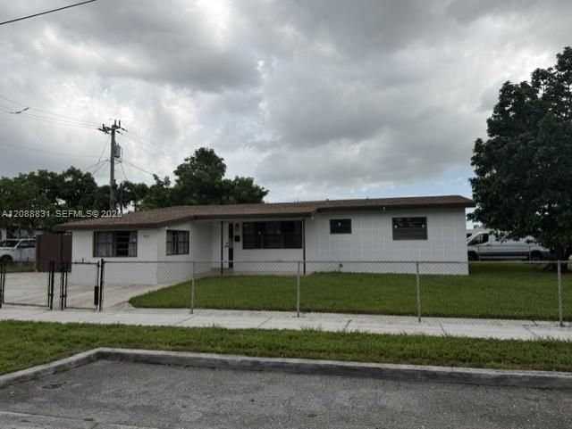 For Rent: $3,500 (3 beds, 2 baths, 1325 Square Feet)