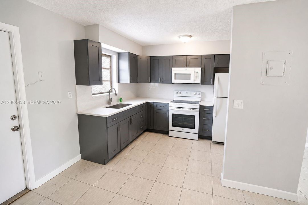 For Rent: $2,100 (2 beds, 1 baths, 2341 Square Feet)