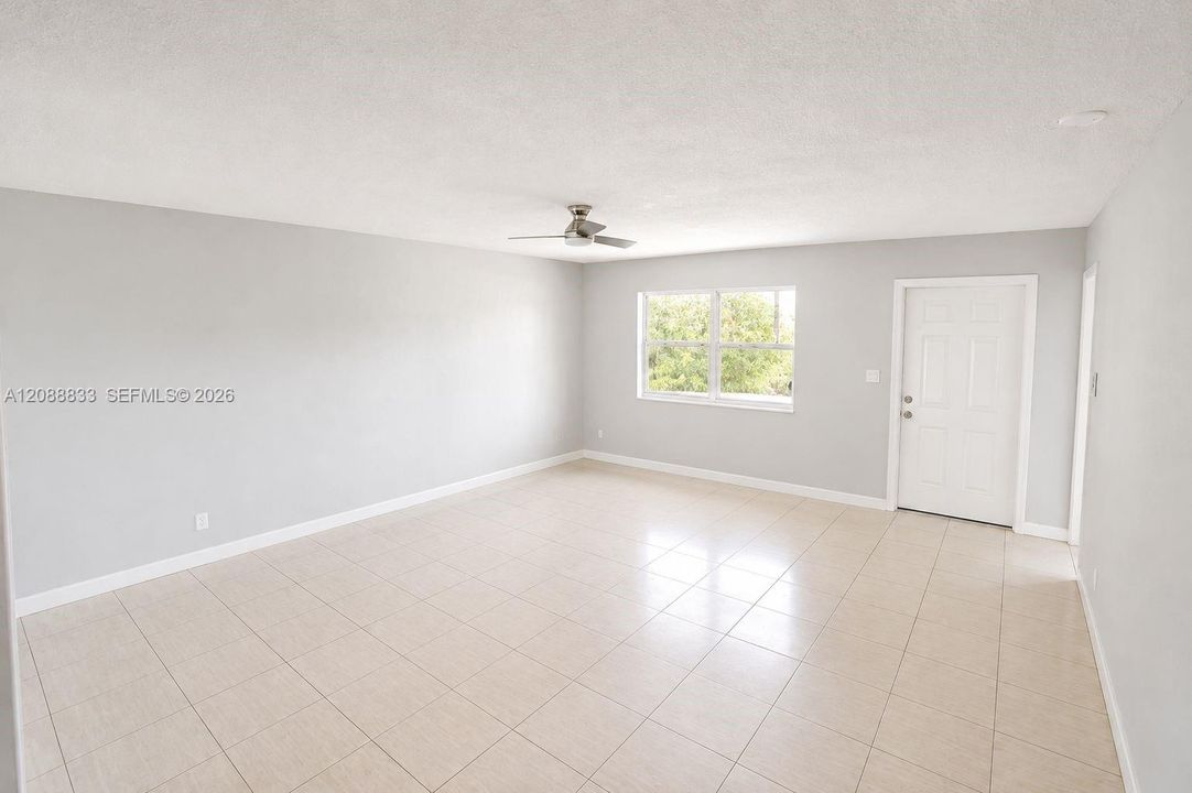 For Rent: $2,100 (2 beds, 1 baths, 2341 Square Feet)