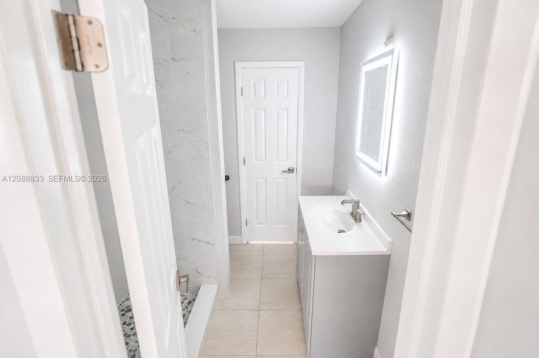 For Rent: $2,100 (2 beds, 1 baths, 2341 Square Feet)