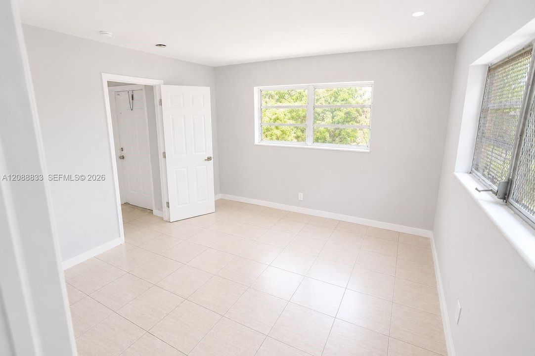 For Rent: $2,100 (2 beds, 1 baths, 2341 Square Feet)