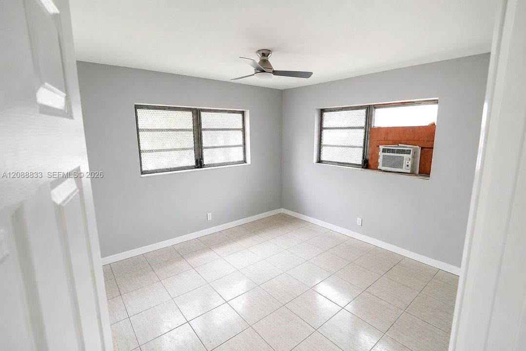 For Rent: $2,100 (2 beds, 1 baths, 2341 Square Feet)