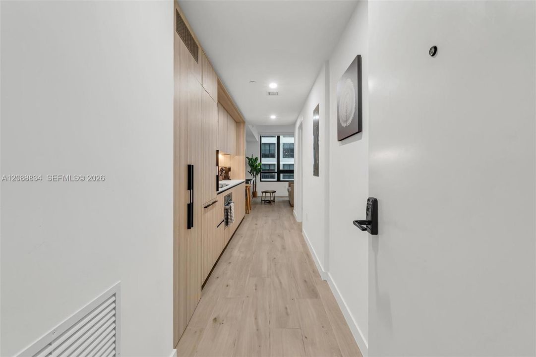 For Sale: $450,000 (0 beds, 1 baths, 392 Square Feet)