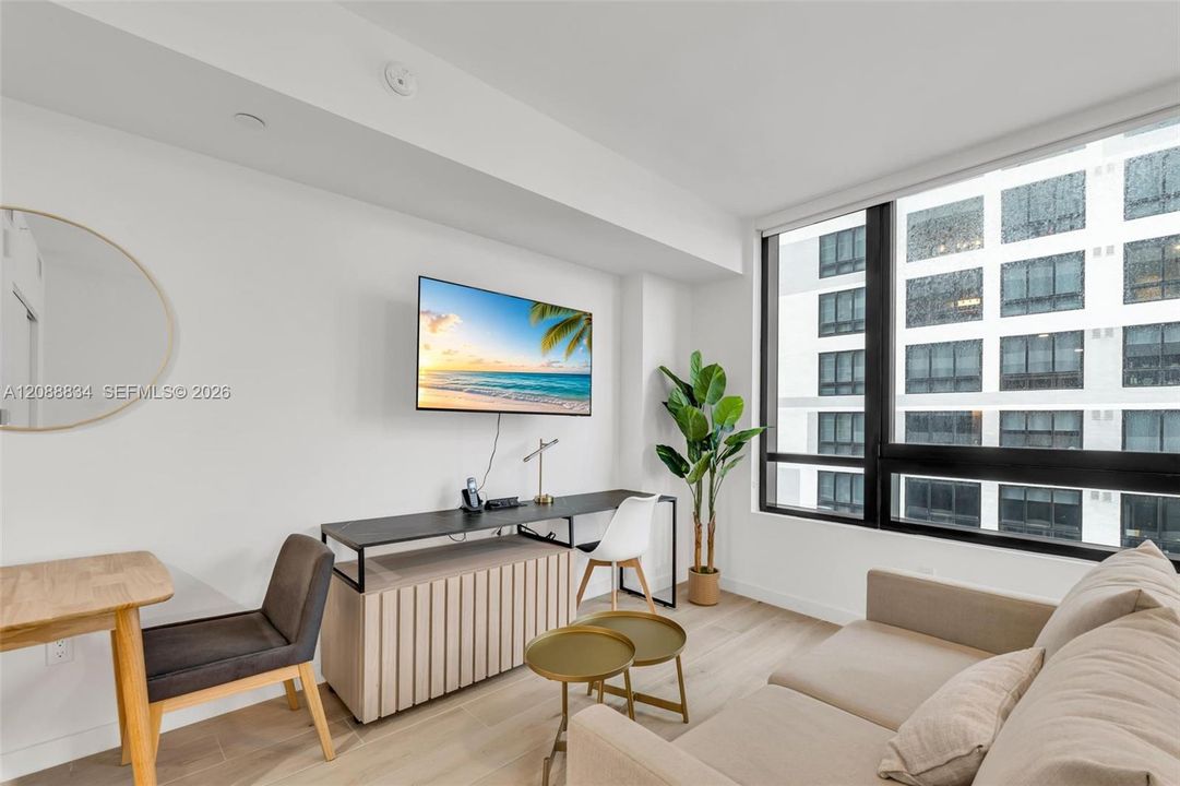 For Sale: $450,000 (0 beds, 1 baths, 392 Square Feet)