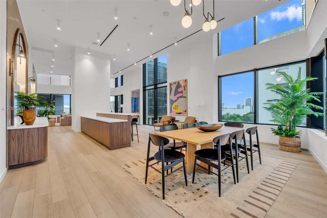 For Sale: $450,000 (0 beds, 1 baths, 392 Square Feet)