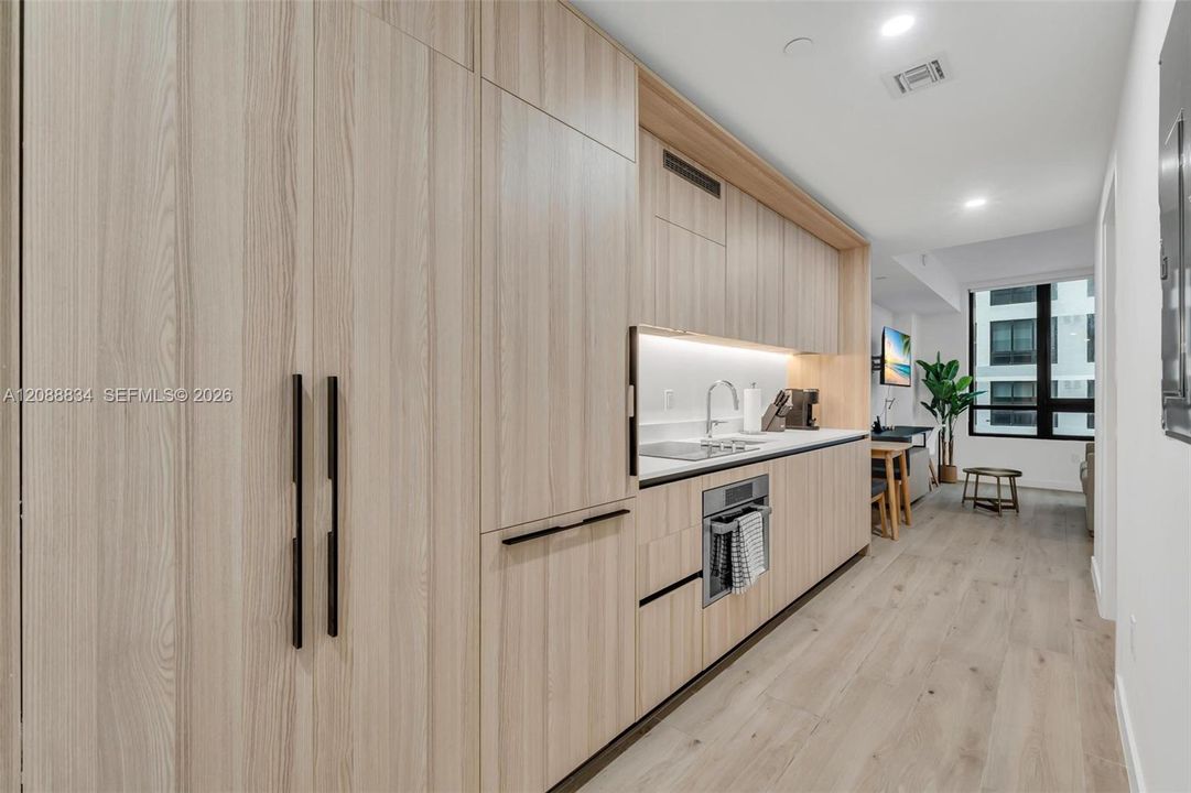 For Sale: $450,000 (0 beds, 1 baths, 392 Square Feet)