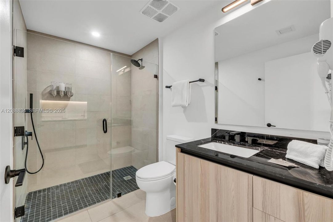For Sale: $450,000 (0 beds, 1 baths, 392 Square Feet)