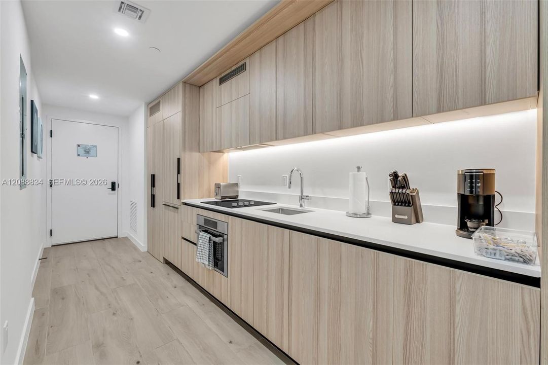 For Sale: $450,000 (0 beds, 1 baths, 392 Square Feet)