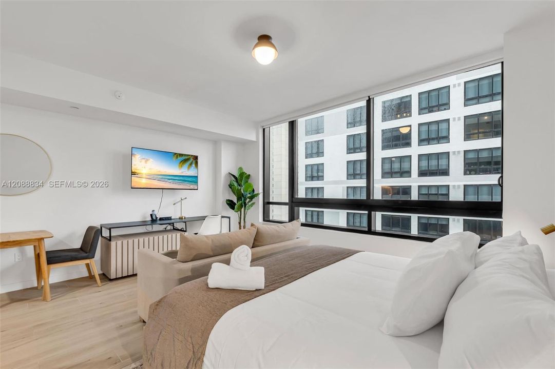 For Sale: $450,000 (0 beds, 1 baths, 392 Square Feet)