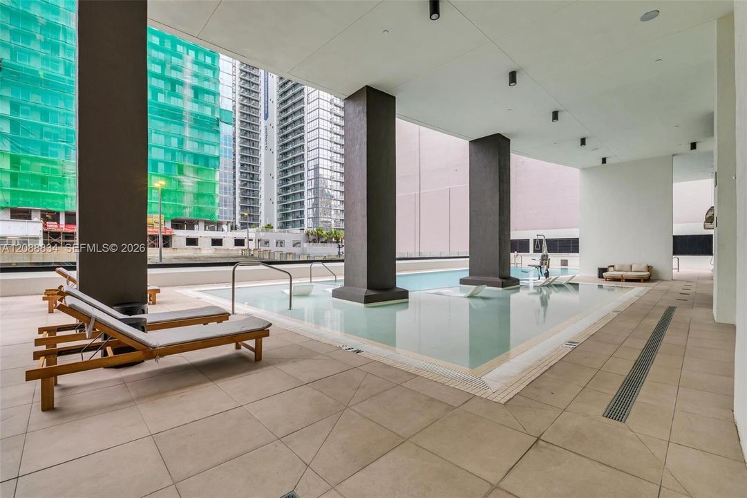 For Sale: $450,000 (0 beds, 1 baths, 392 Square Feet)