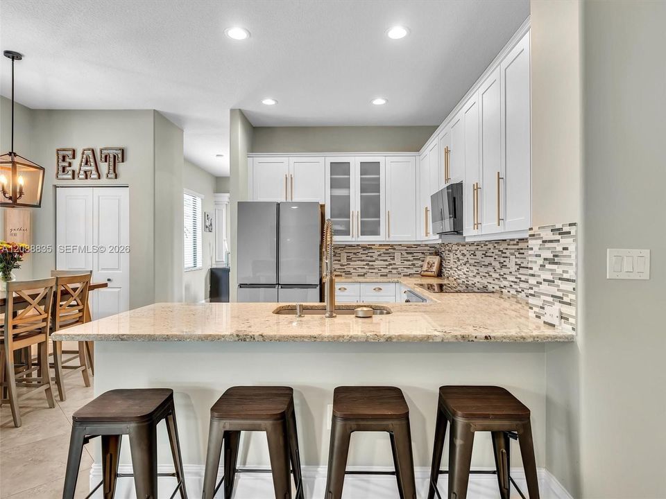 For Sale: $964,900 (5 beds, 2 baths, 3266 Square Feet)