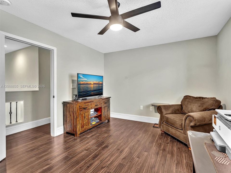 For Sale: $964,900 (5 beds, 2 baths, 3266 Square Feet)