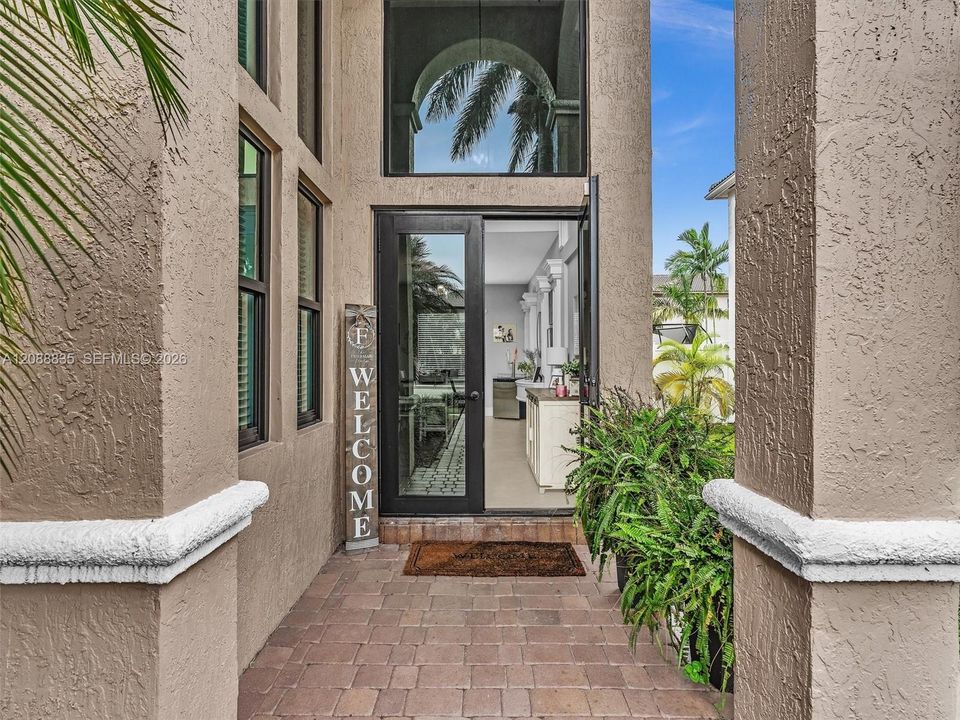For Sale: $964,900 (5 beds, 2 baths, 3266 Square Feet)
