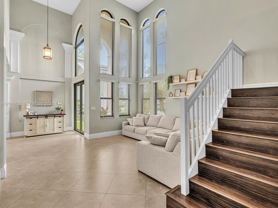 For Sale: $964,900 (5 beds, 2 baths, 3266 Square Feet)