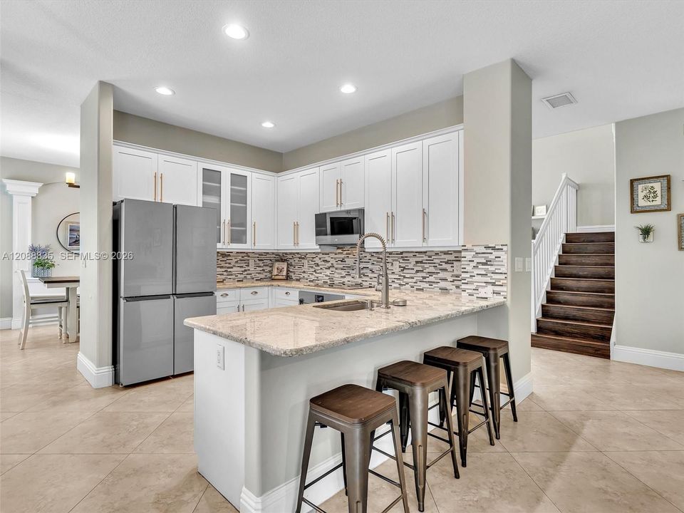 For Sale: $964,900 (5 beds, 2 baths, 3266 Square Feet)