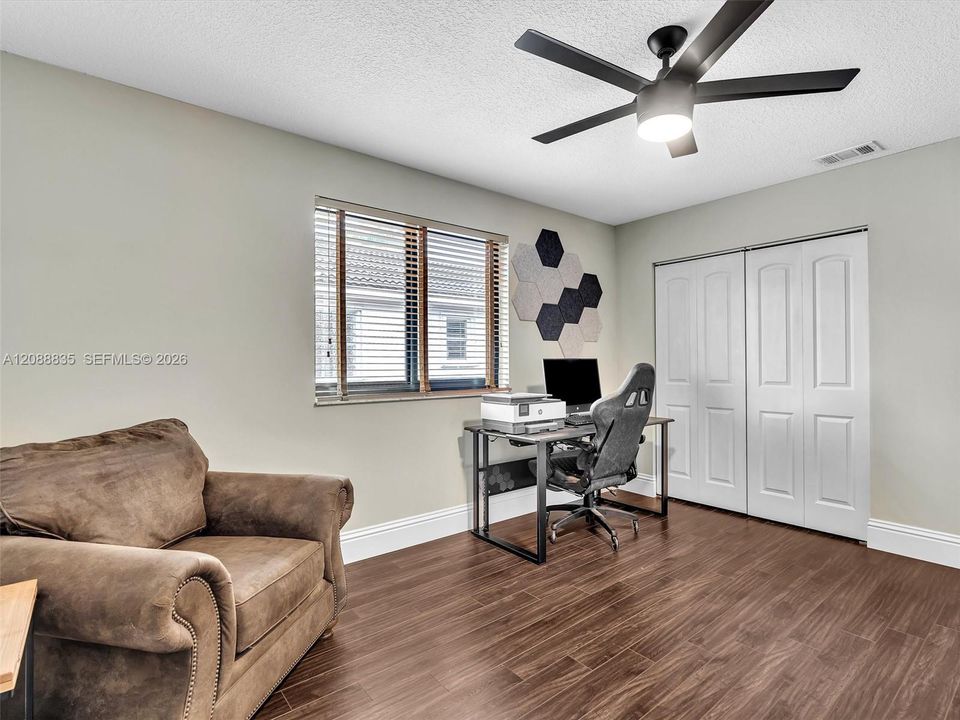 For Sale: $964,900 (5 beds, 2 baths, 3266 Square Feet)